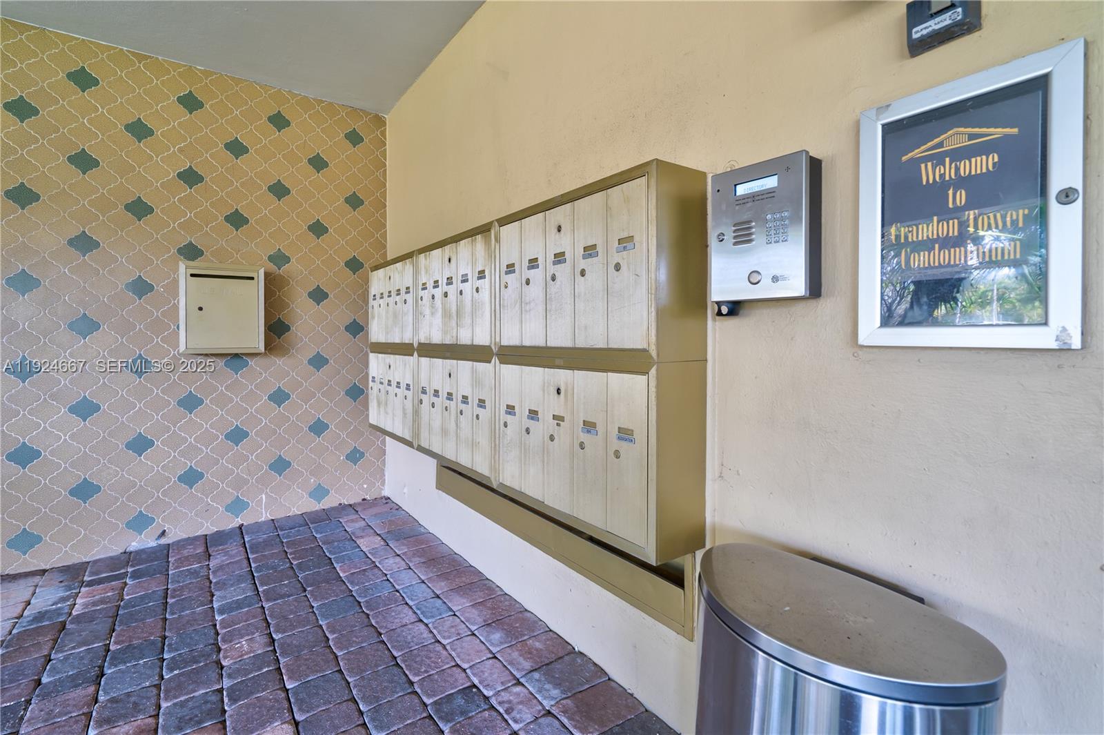 555 Crandon Blvd #21 Key Biscayne, FL 33149