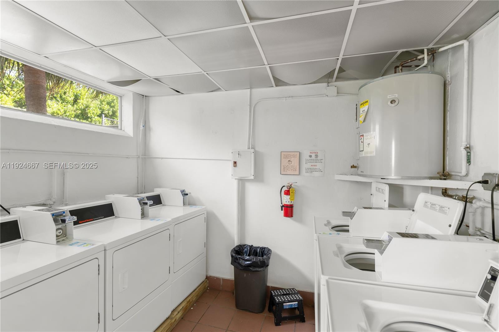 555 Crandon Blvd #21 Key Biscayne, FL 33149