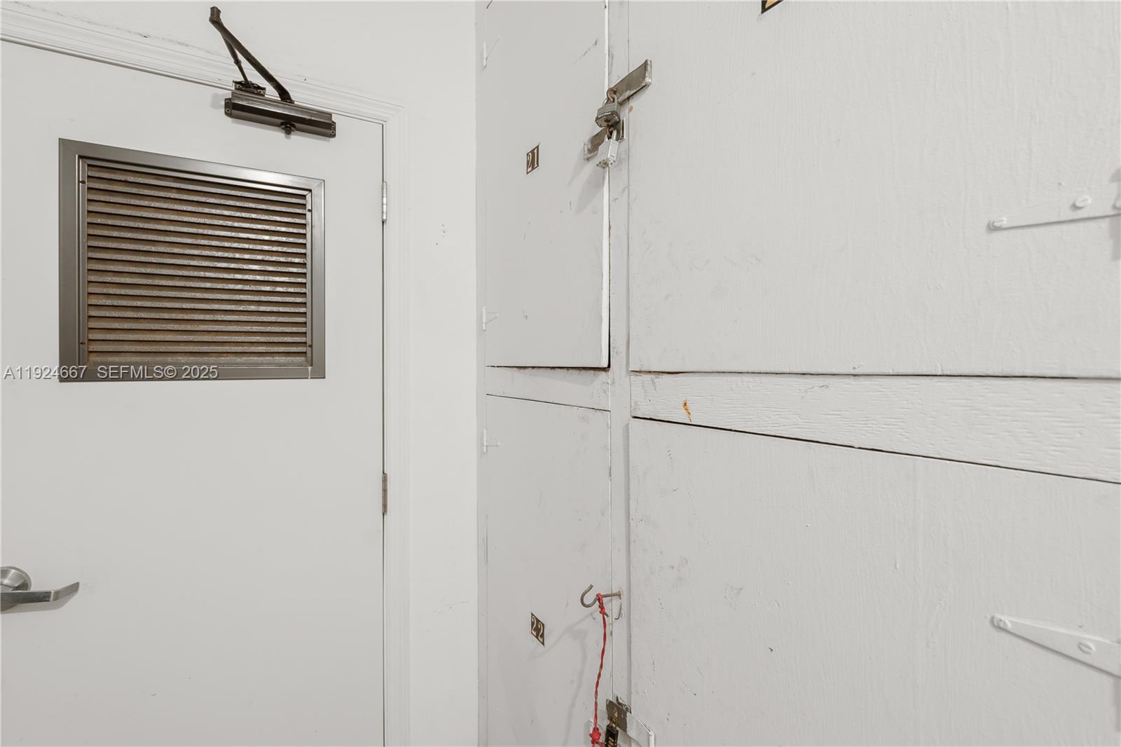 555 Crandon Blvd #21 Key Biscayne, FL 33149