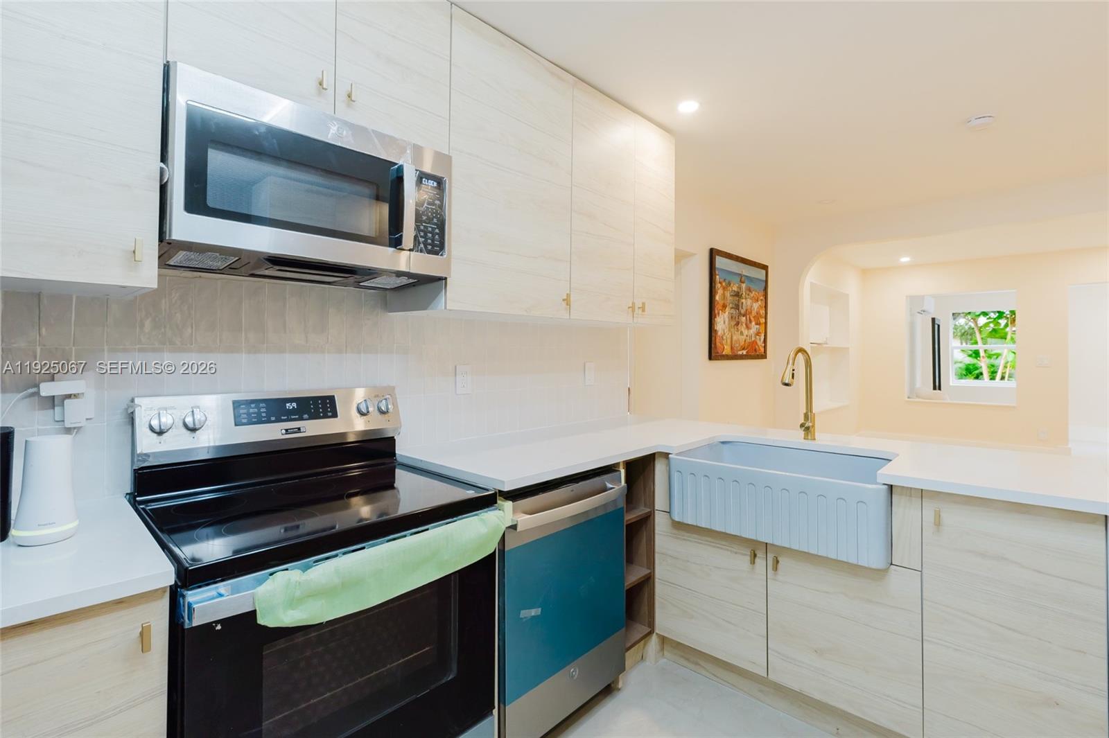 1007 NW 120th St North Miami, FL 33168