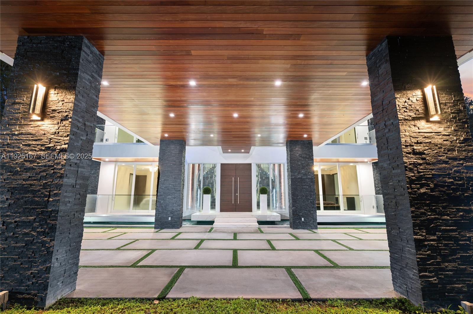 6300 Moss Rnch Rd Pinecrest, FL 33156