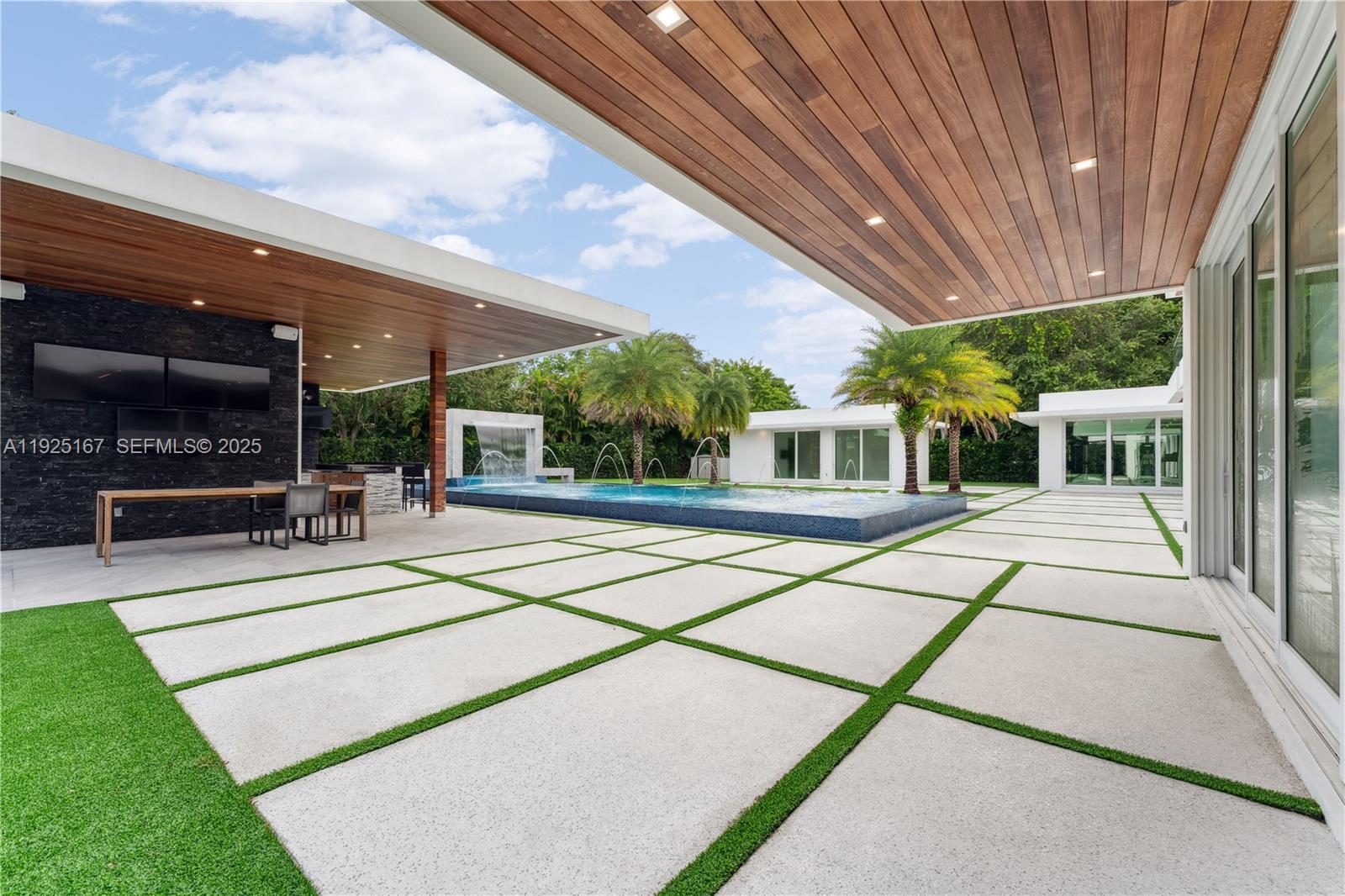 6300 Moss Rnch Rd Pinecrest, FL 33156