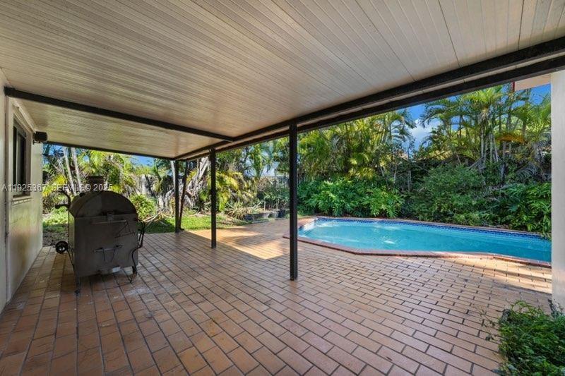 9155 SW 179th St Palmetto Bay, FL 33157