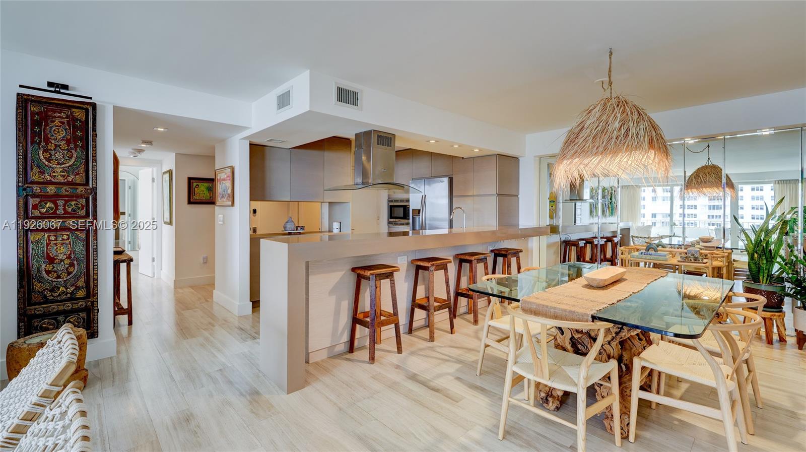 image Commodore Club East11