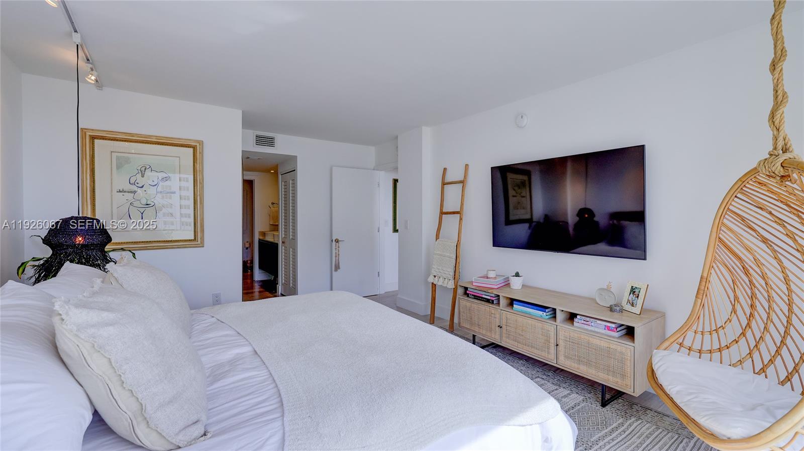 image Commodore Club East19