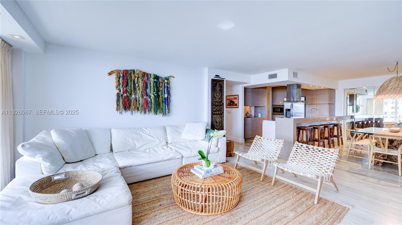 image Commodore Club East8