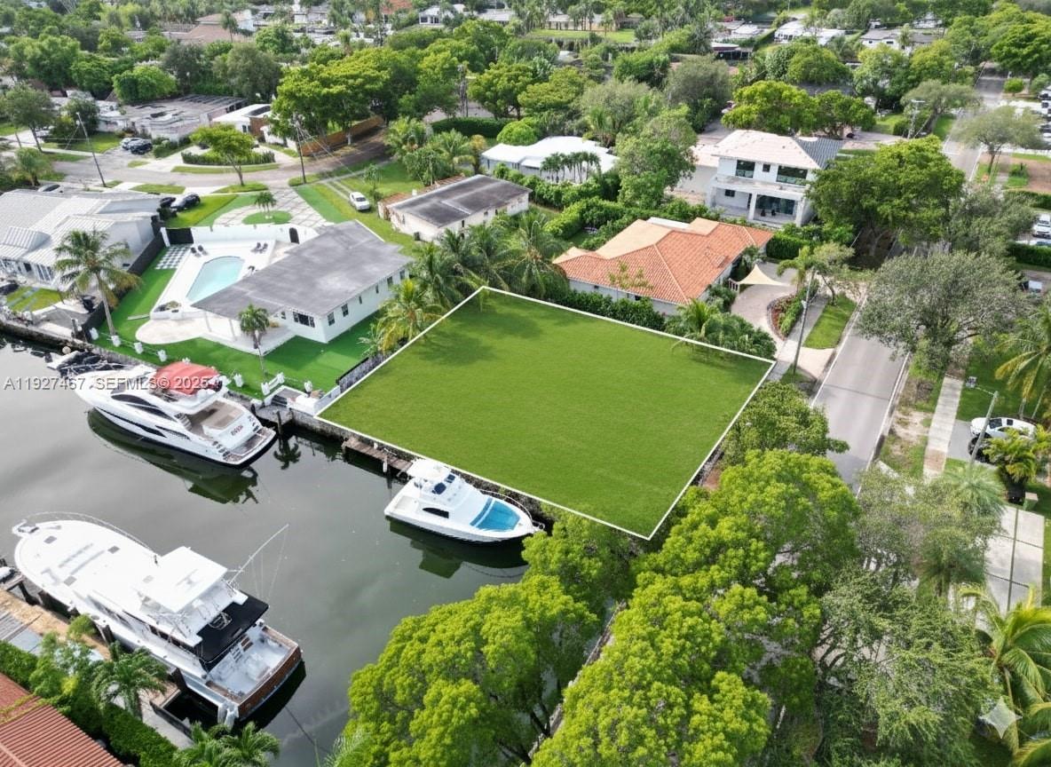 12735 Ixora Rd North Miami, FL 33181