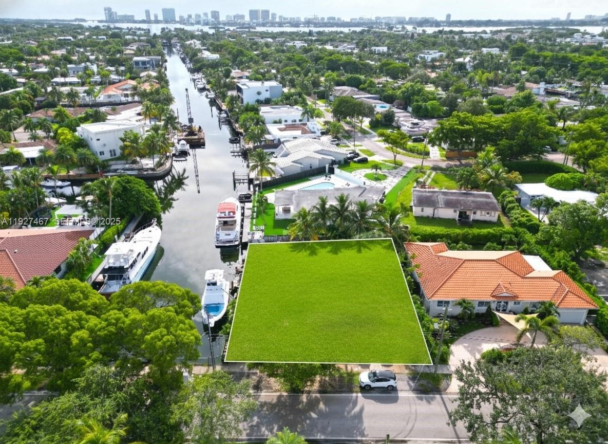 12735 Ixora Rd North Miami, FL 33181