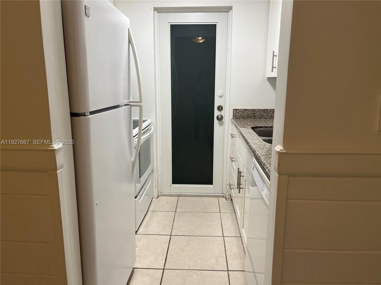 255 Sunrise Dr #103 Key Biscayne, FL 33149