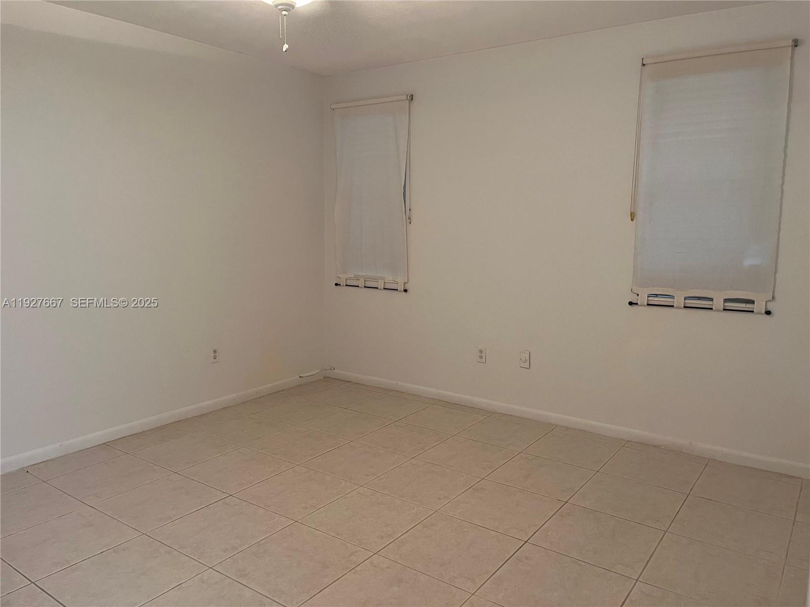 255 Sunrise Dr #103 Key Biscayne, FL 33149