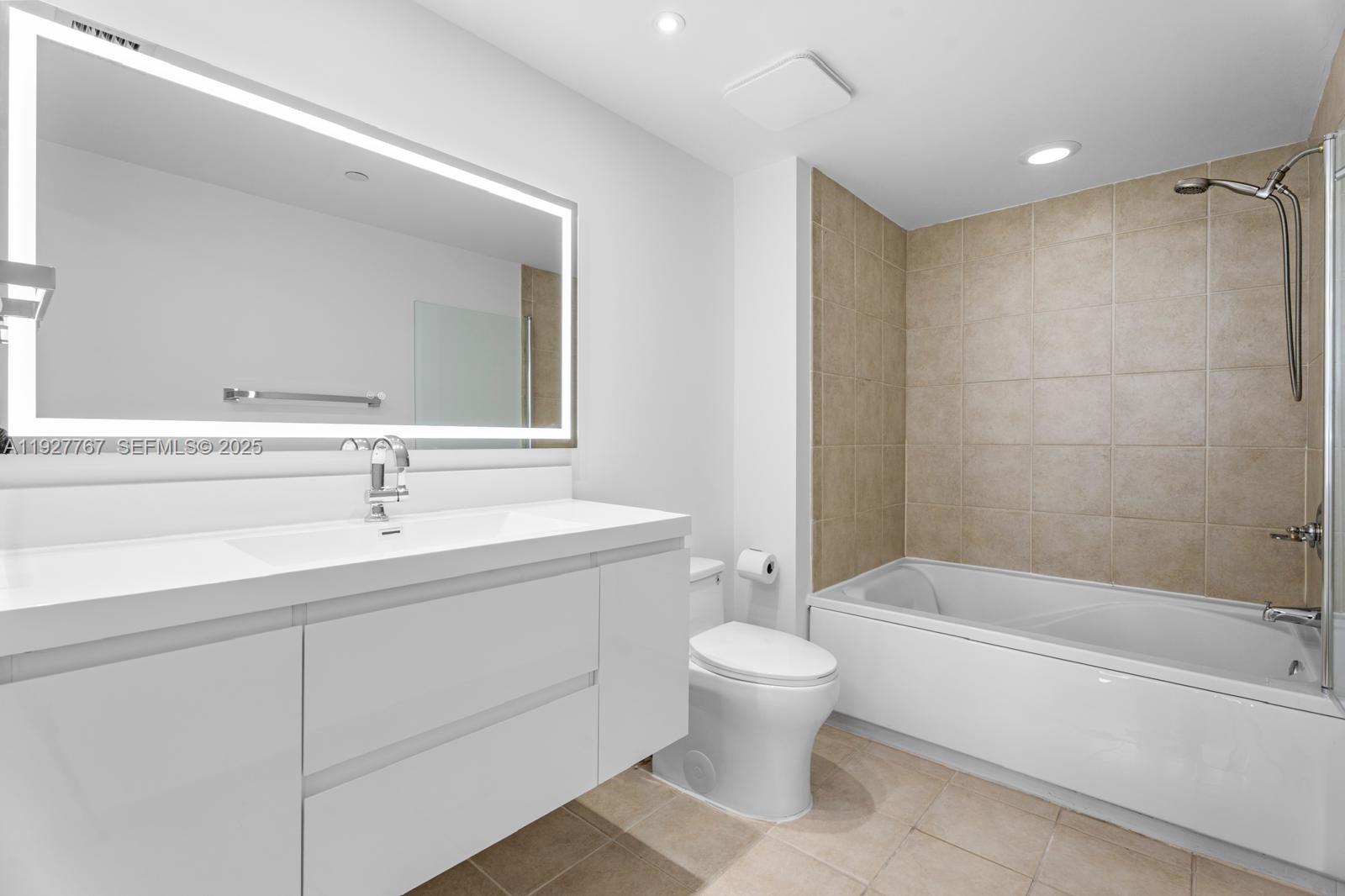 19501 W Country Clb Dr #1710 Aventura, FL 33180