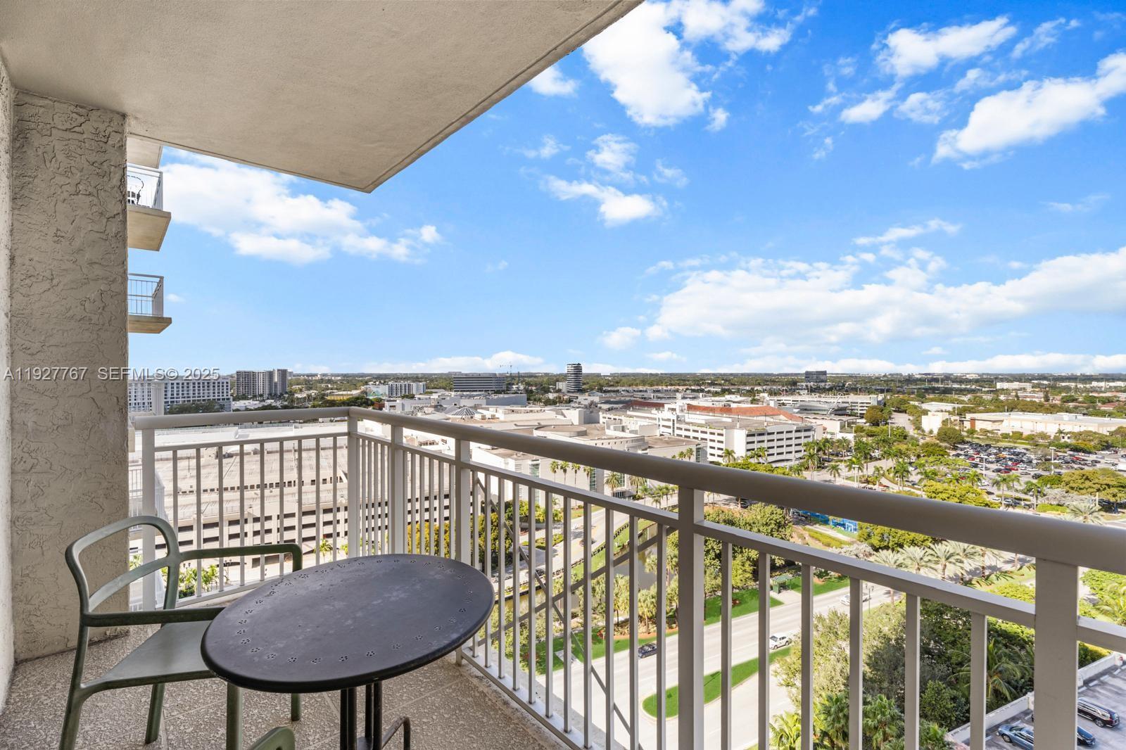 19501 W Country Clb Dr #1710 Aventura, FL 33180