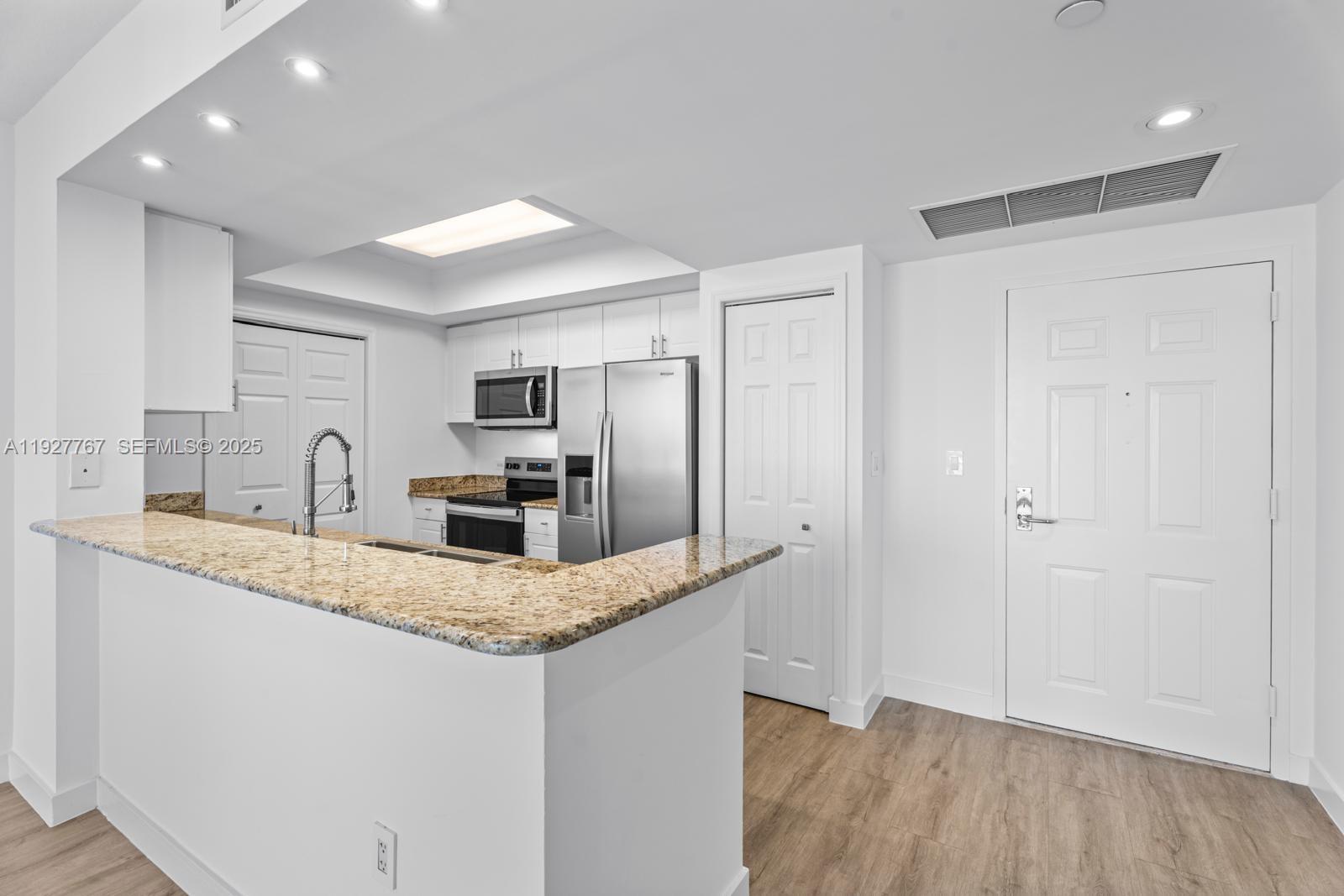 19501 W Country Clb Dr #1710 Aventura, FL 33180