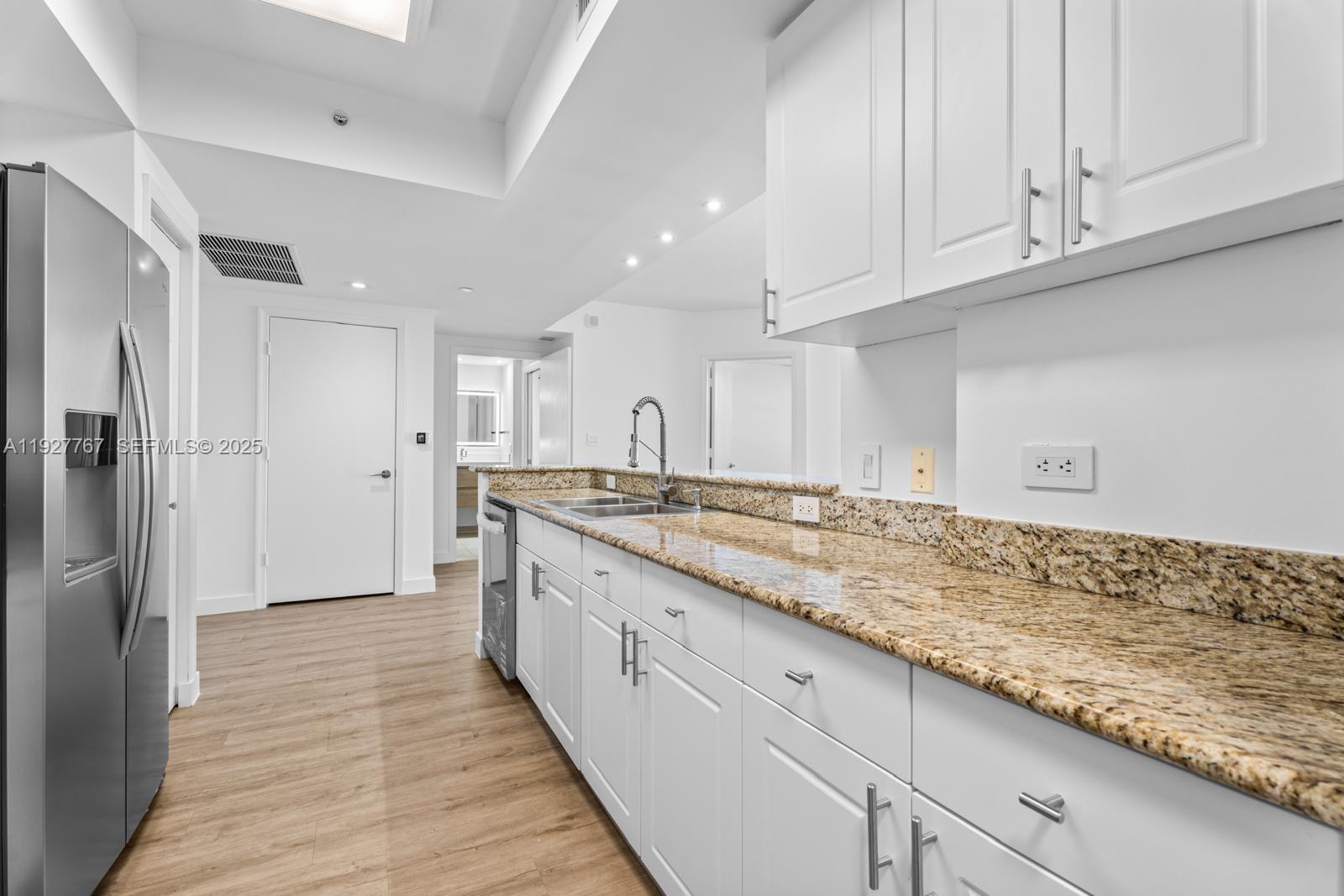 19501 W Country Clb Dr #1710 Aventura, FL 33180