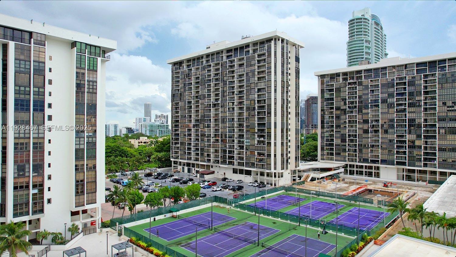 1901 Brickell Ave #B905