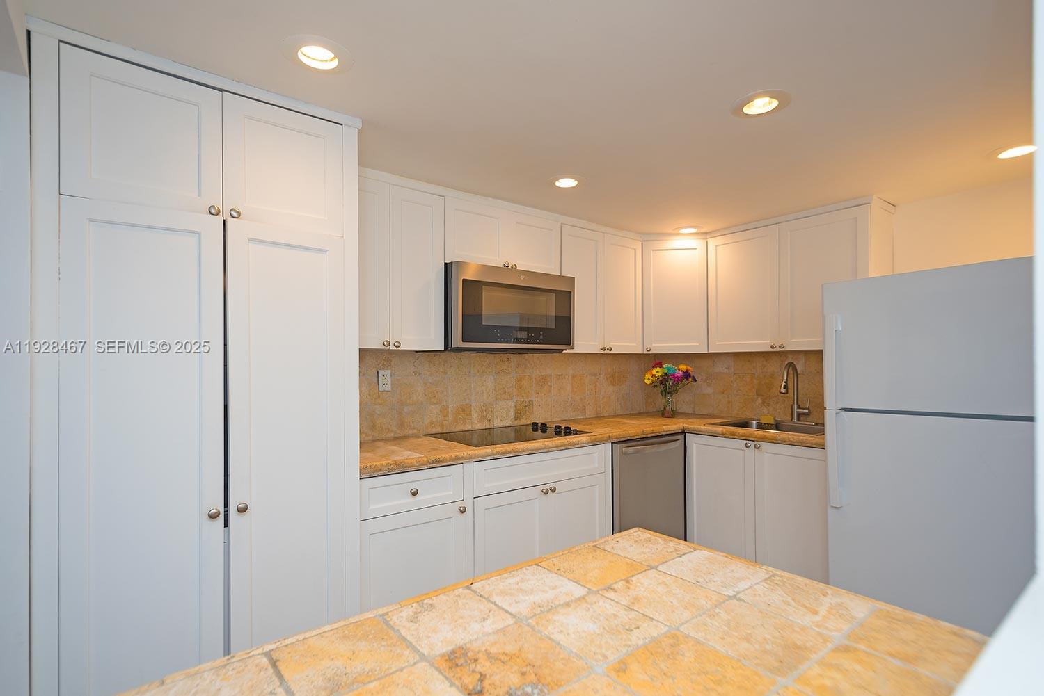 image Brickell Place II2