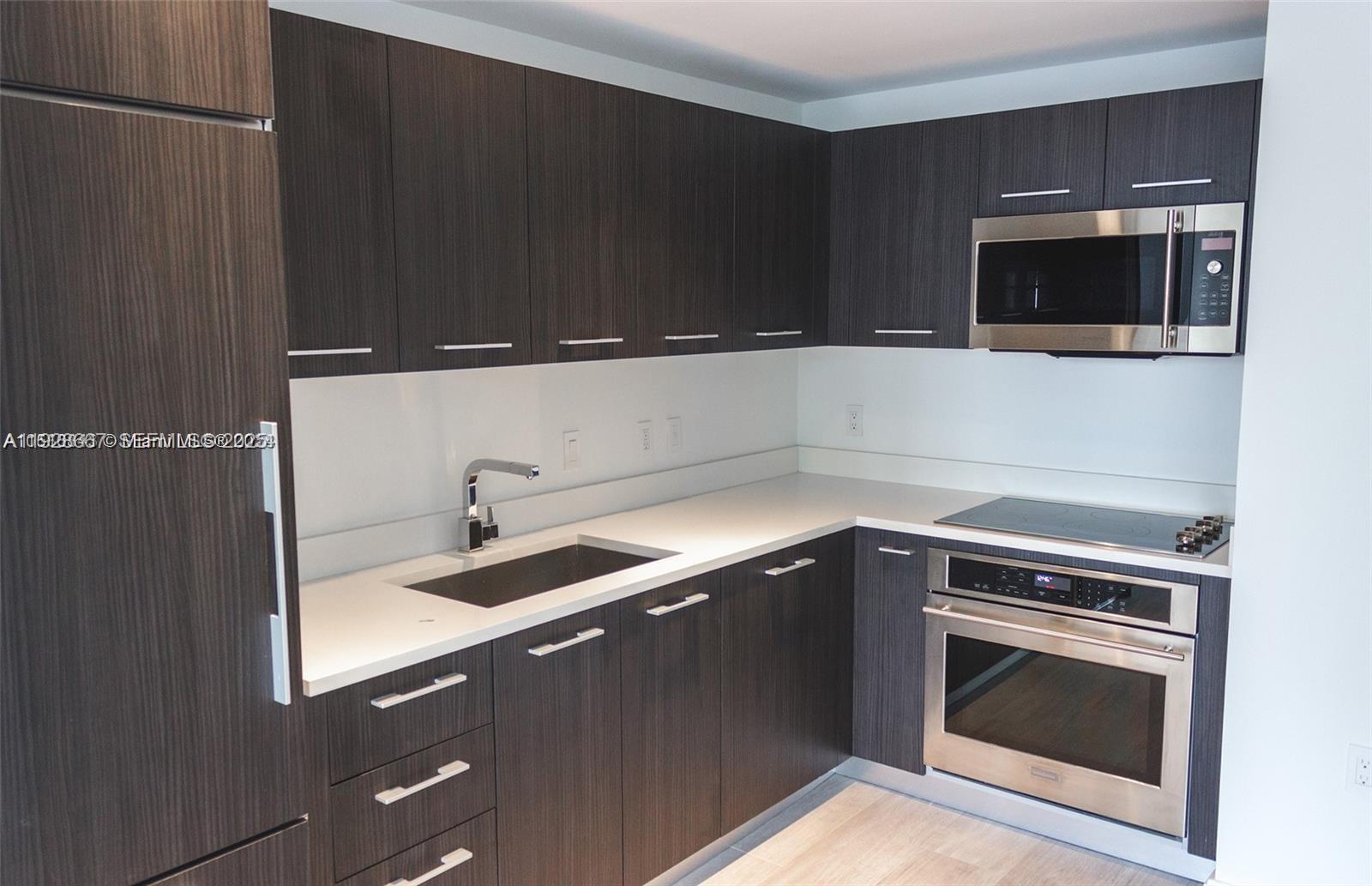 45 SW 9th St #2805 Miami, FL 33130