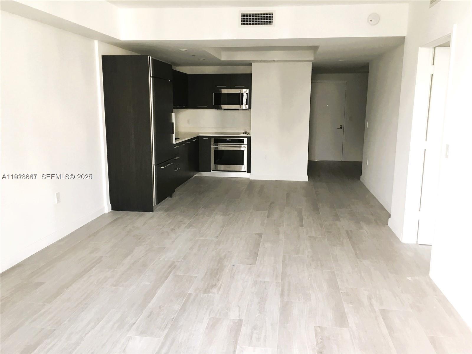 45 SW 9th St #2805 Miami, FL 33130