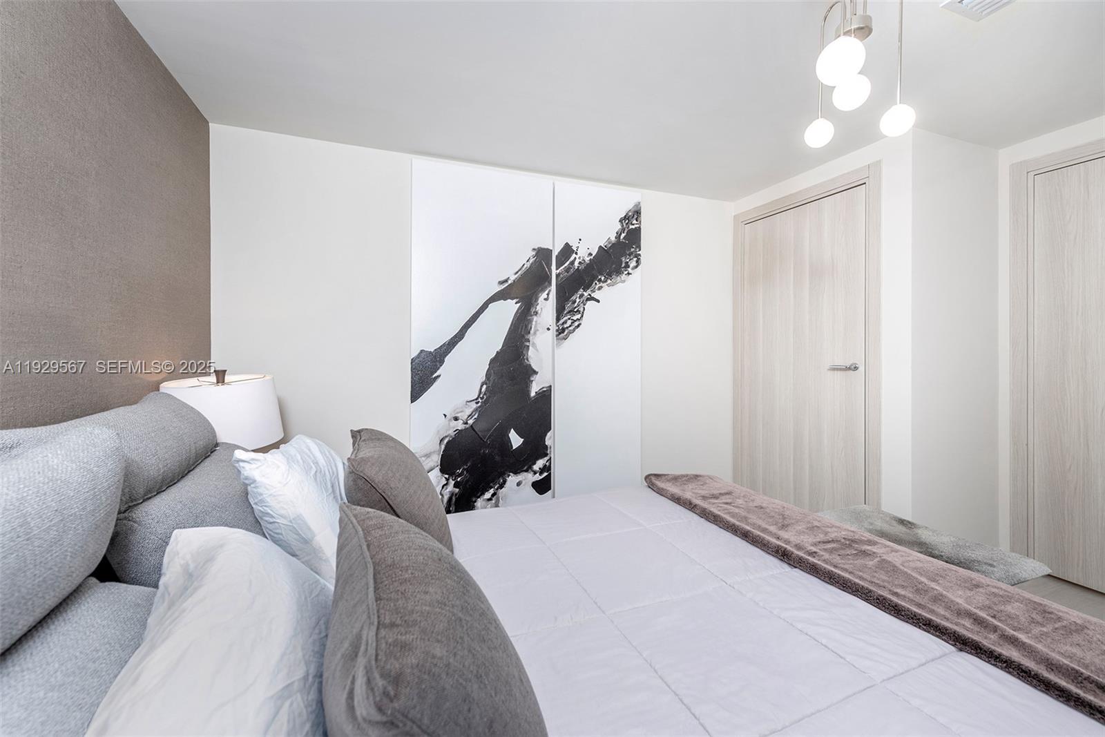 1000 Brickell Plz #4005 Miami, FL 33131