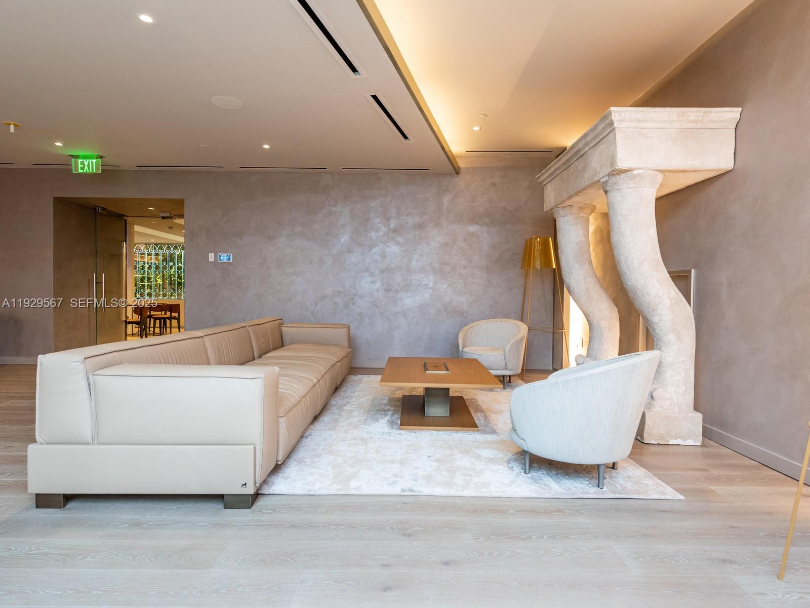 1000 Brickell Plz #4005 Miami, FL 33131