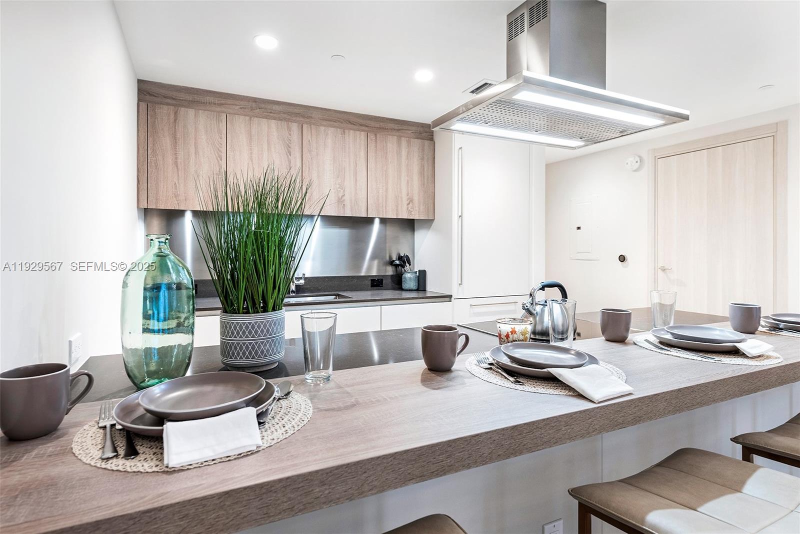 1000 Brickell Plz #4005 Miami, FL 33131