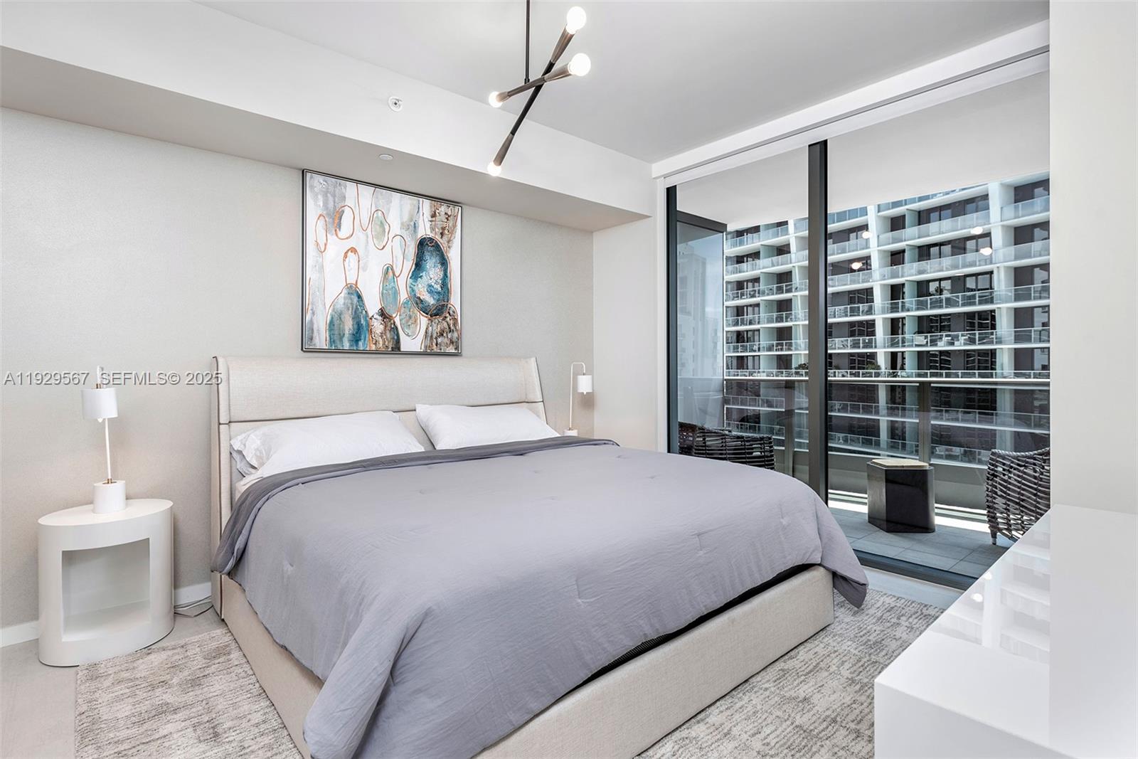 1000 Brickell Plz #4005 Miami, FL 33131