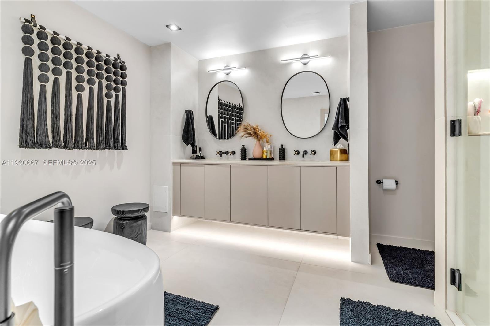 image Hamptons West10