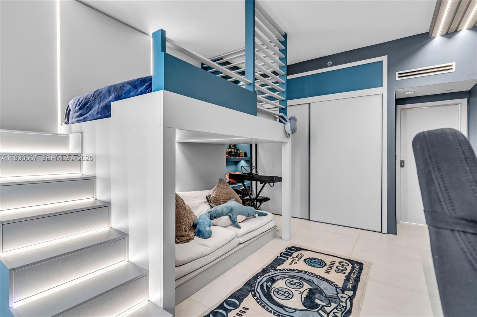 image Hamptons West15