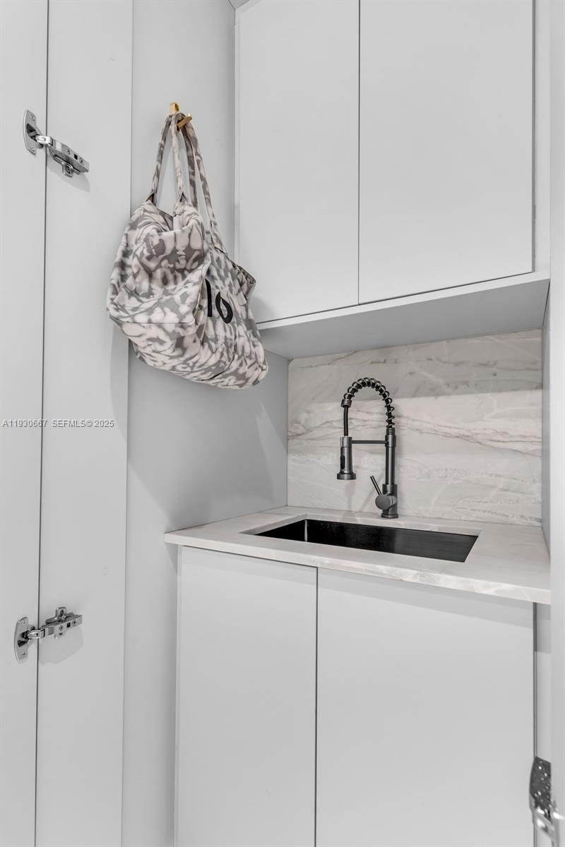 image Hamptons West17