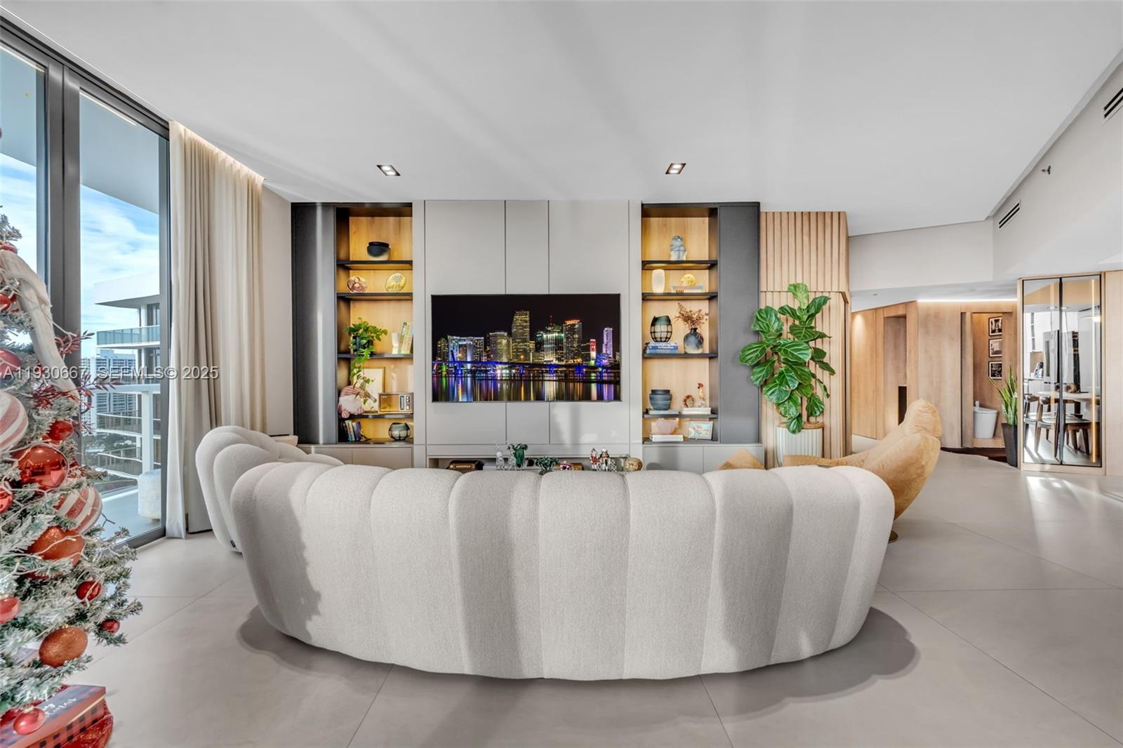 image Hamptons West30