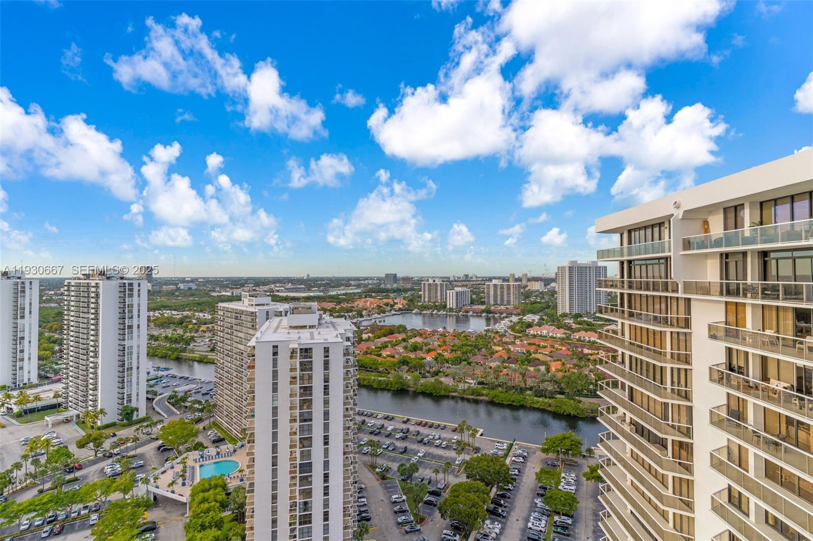 image Hamptons West5