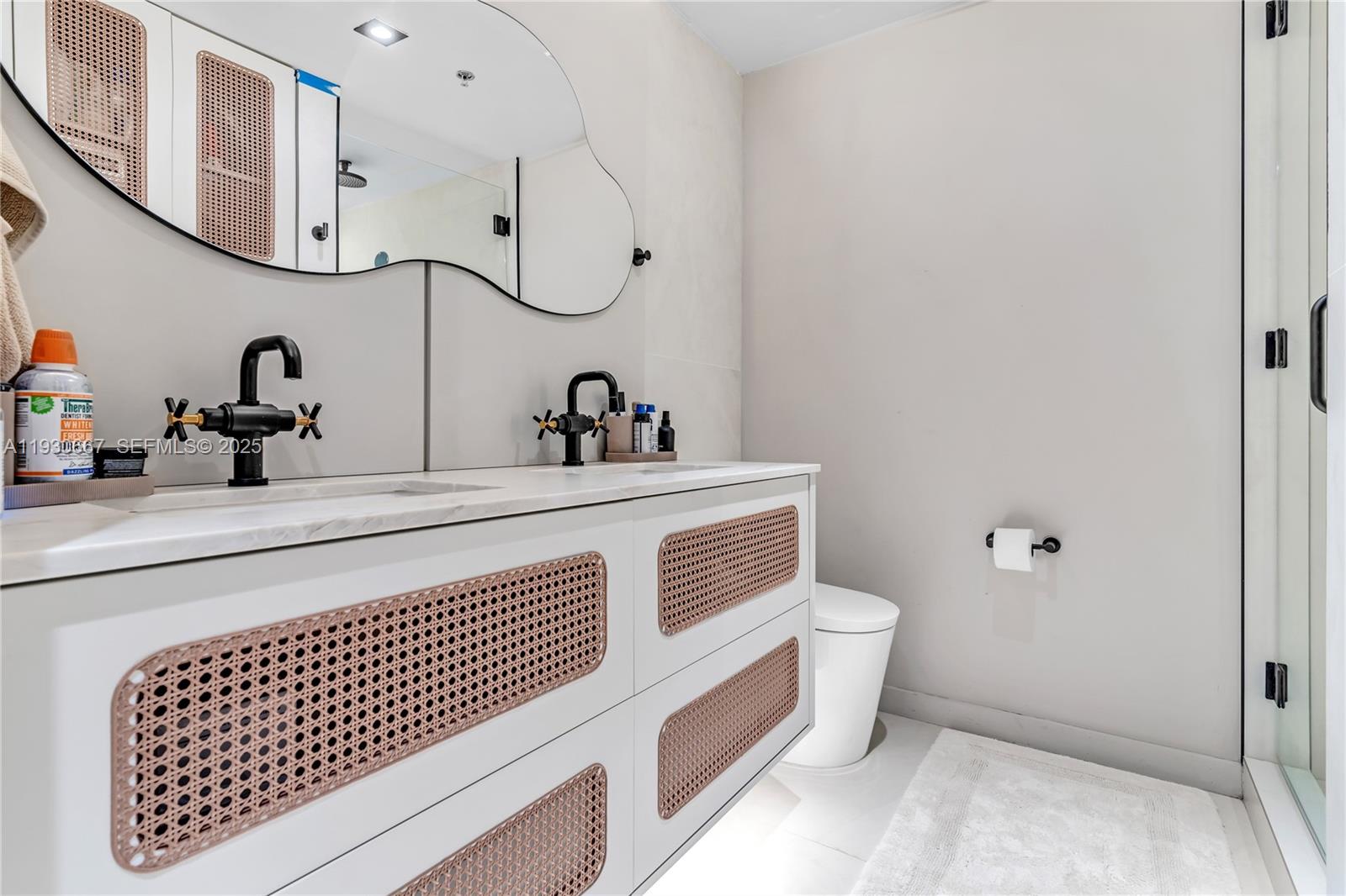 image Hamptons West65