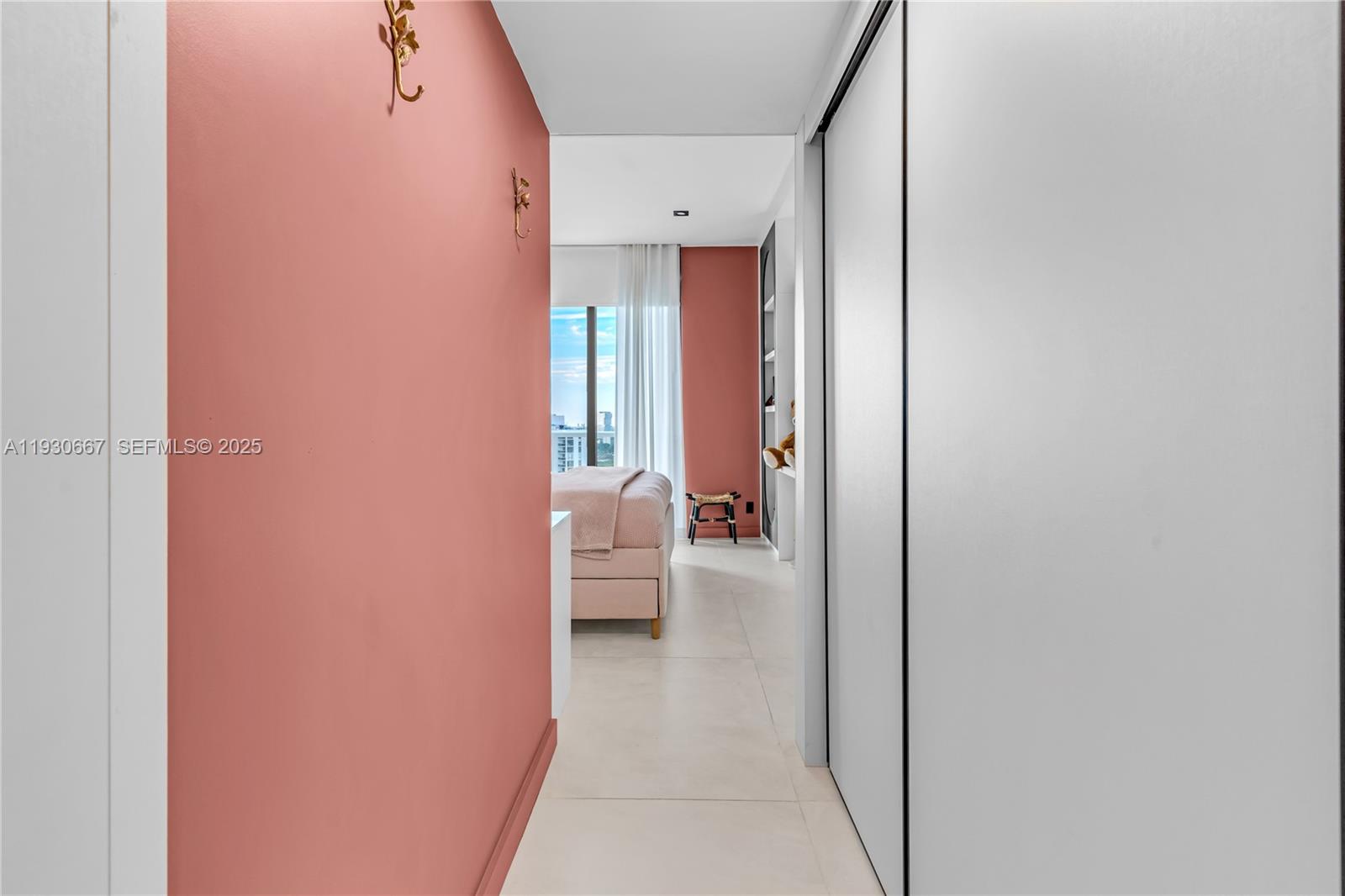 image Hamptons West66