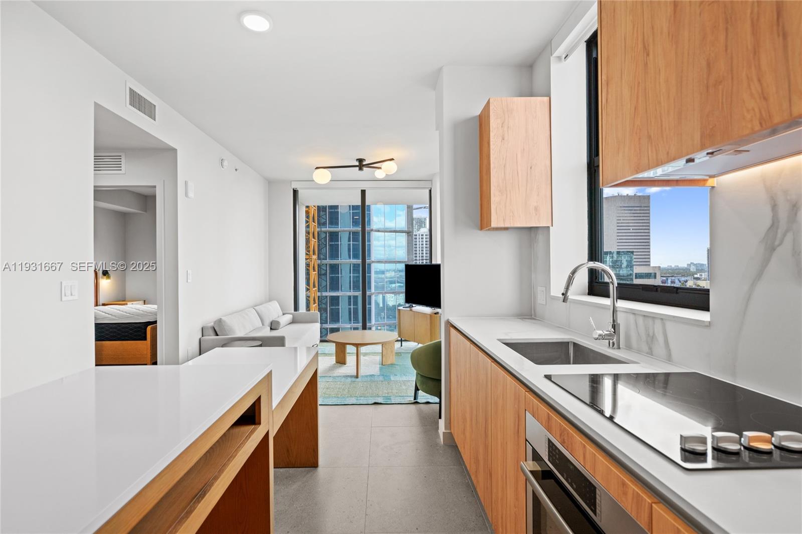 image The Crosby Miami Worldcenter9