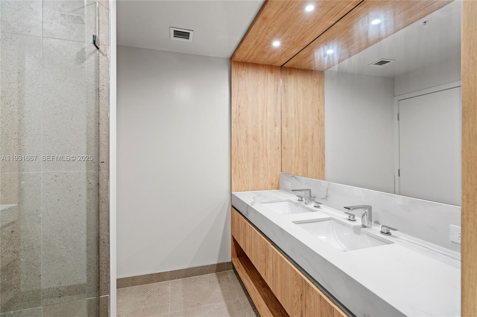 image The Crosby Miami Worldcenter16