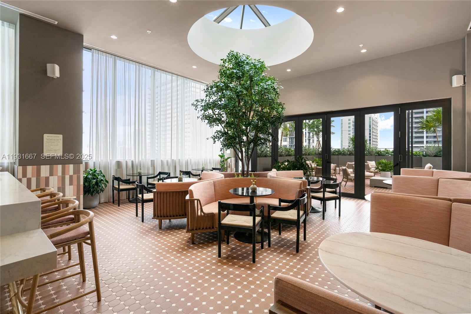 image The Crosby Miami Worldcenter55