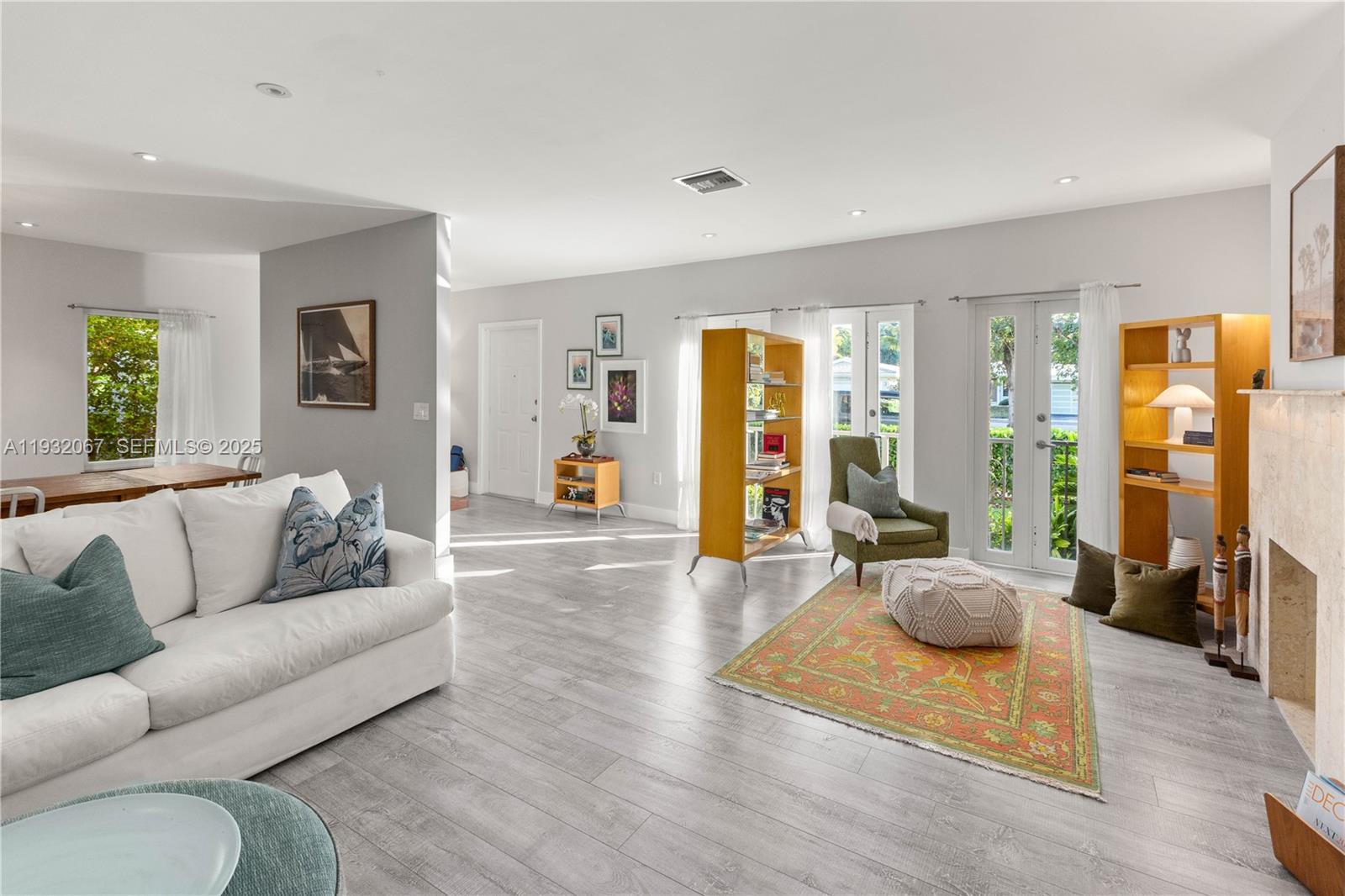 737 Alhambra Cir Coral Gables, FL 33134