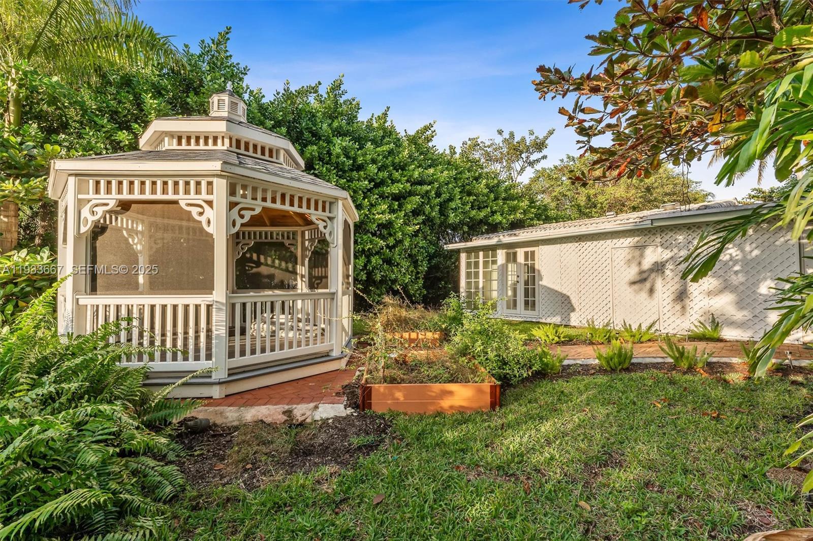 11770 Griffing Blvd Biscayne Park, FL 33161