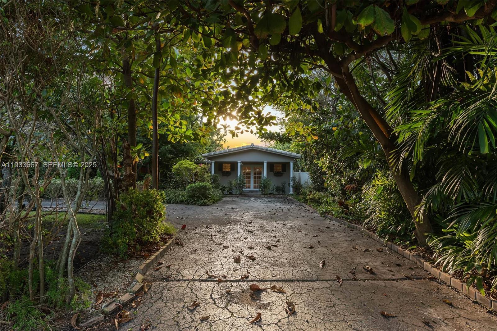 11770 Griffing Blvd Biscayne Park, FL 33161