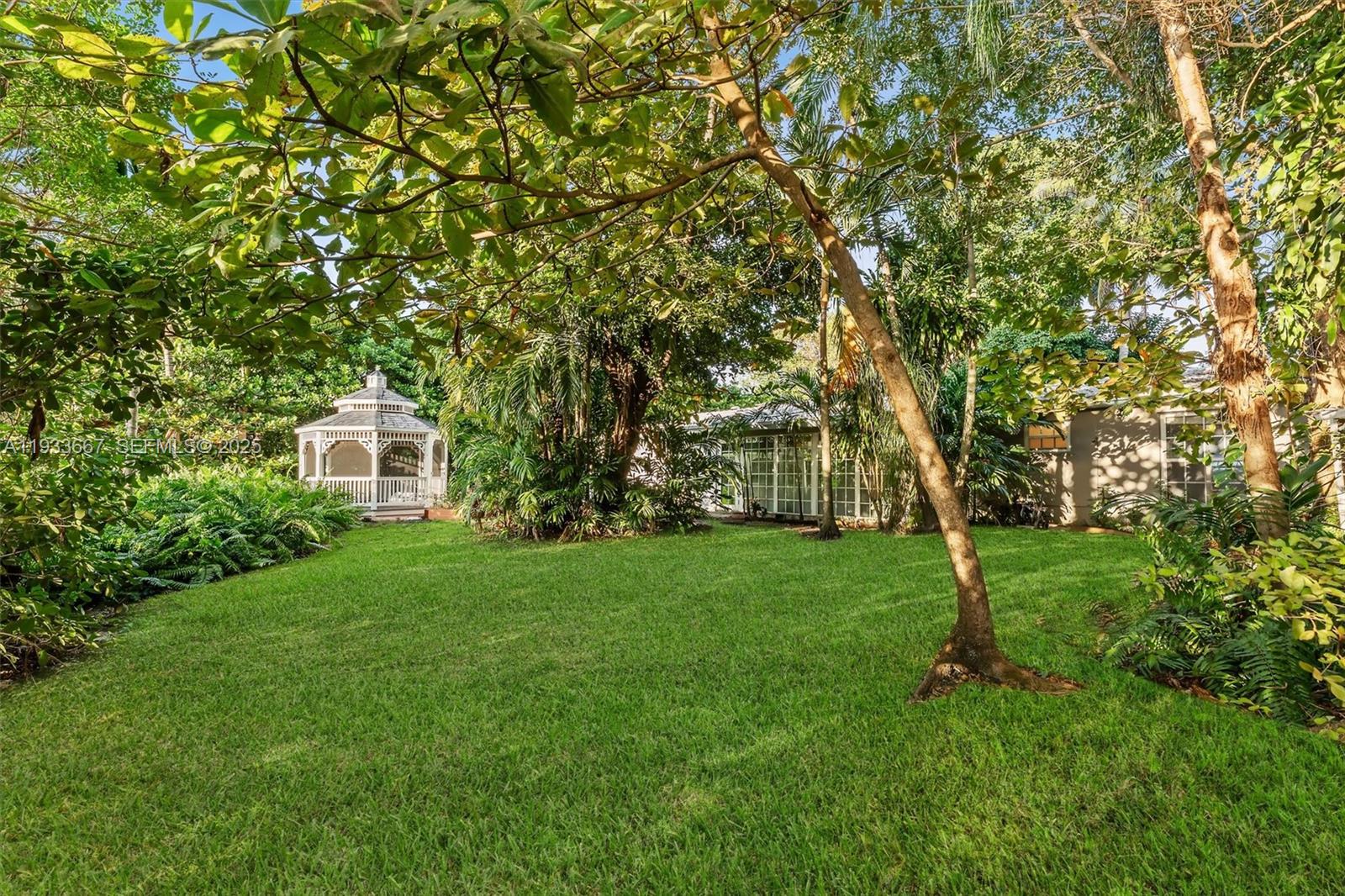 11770 Griffing Blvd Biscayne Park, FL 33161