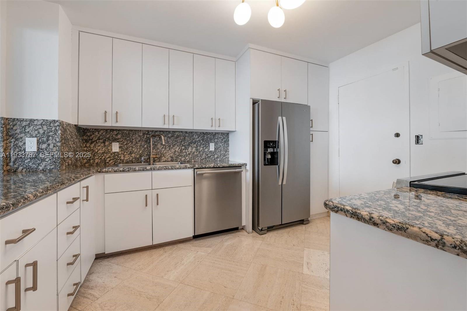 image Three Grove Isle6