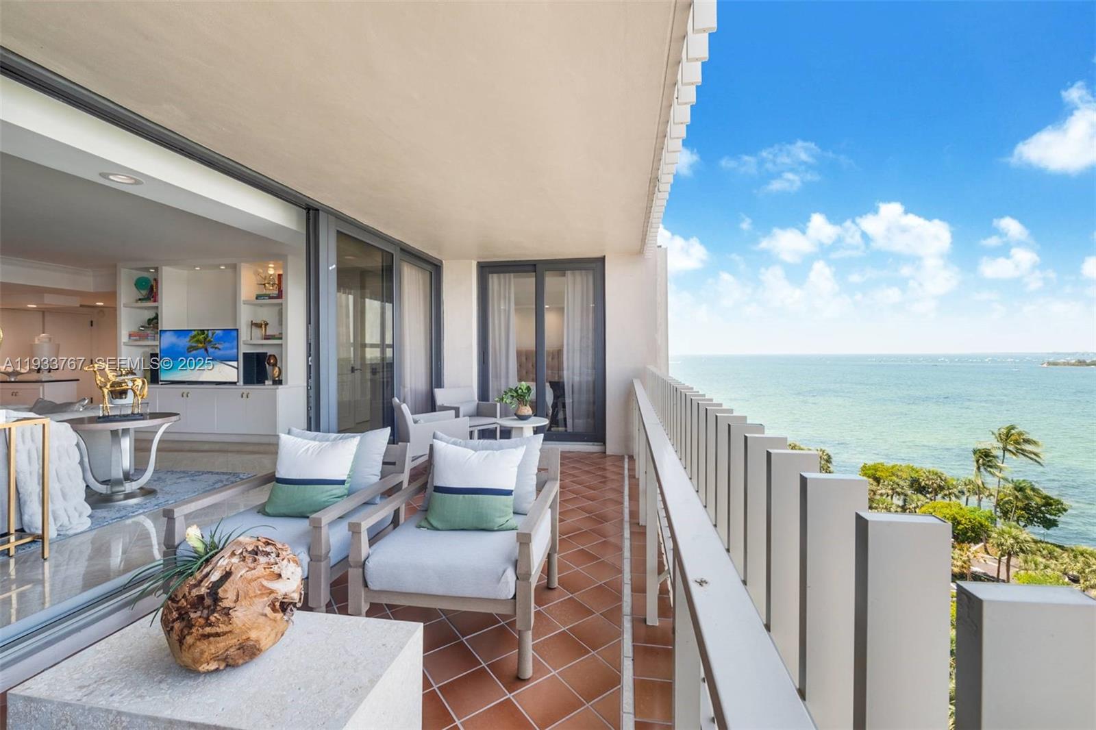 image Three Grove Isle8