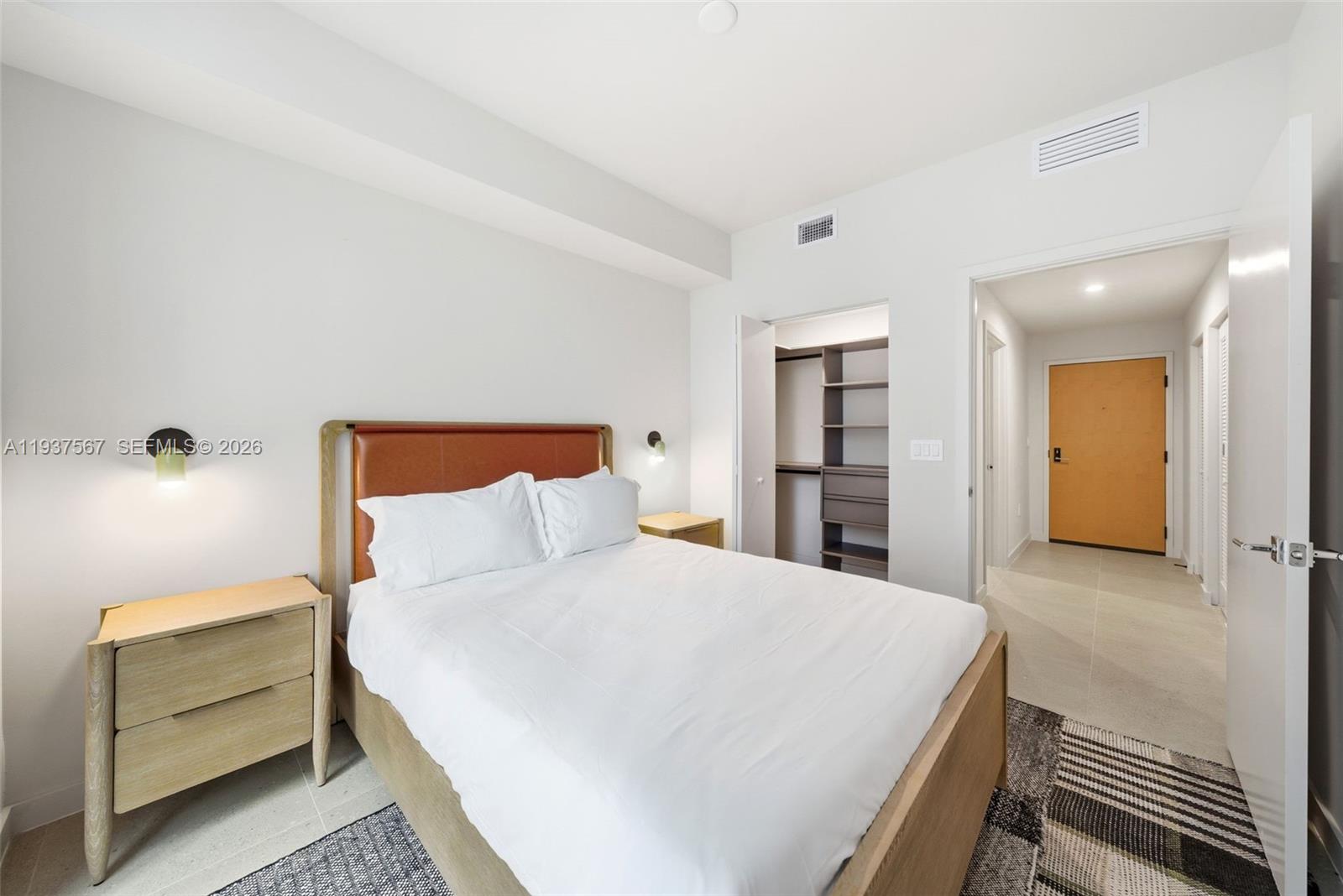 11 NE 6th St #709 Miami, FL 33132