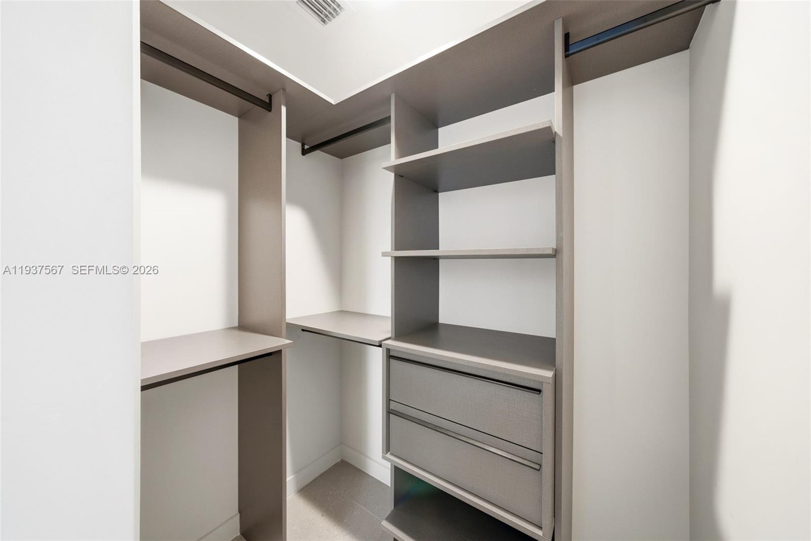 11 NE 6th St #709 Miami, FL 33132