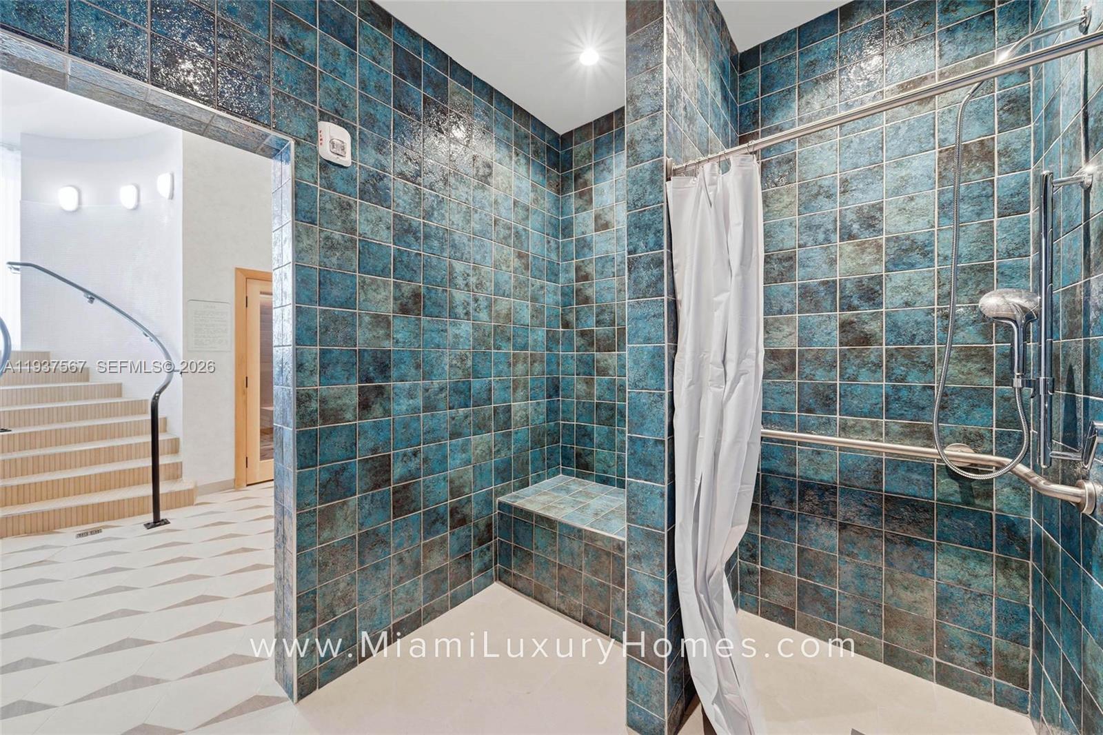 11 NE 6th St #709 Miami, FL 33132