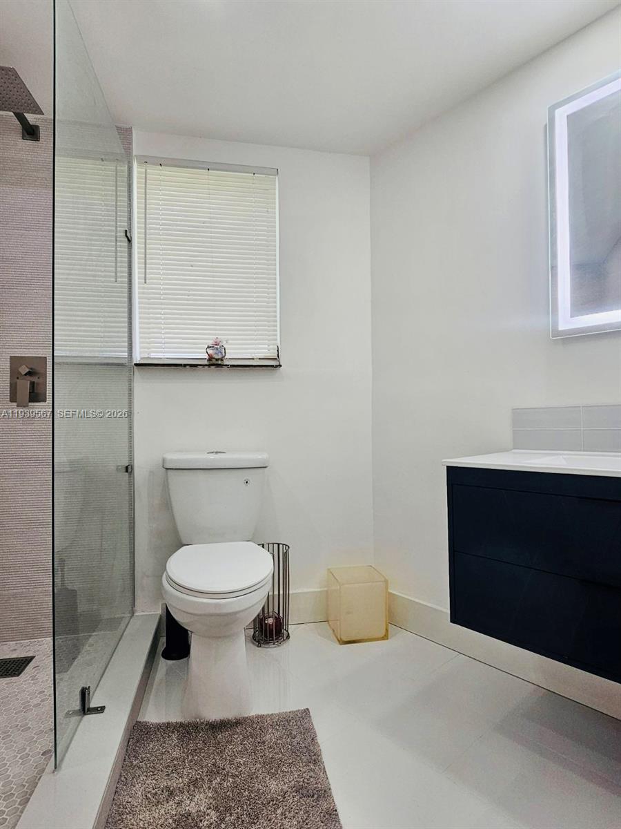 18740 NE 18th Ave #142 Miami, FL 33179