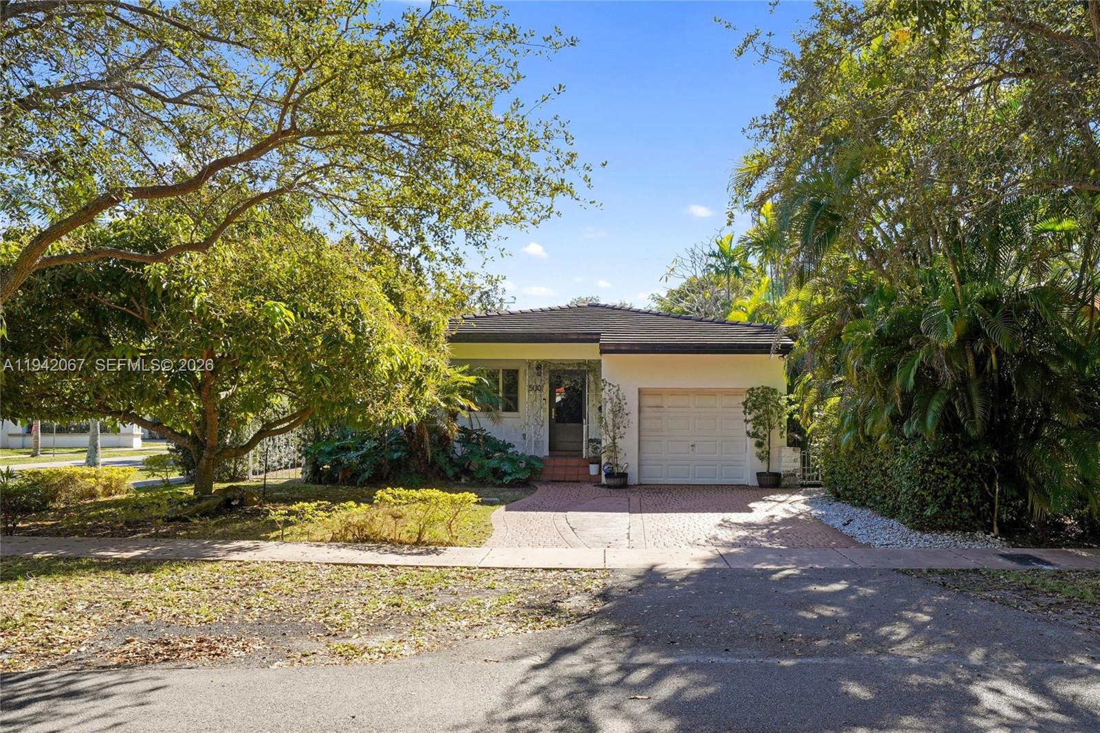 500 Aragon Ave Coral Gables, FL 33134