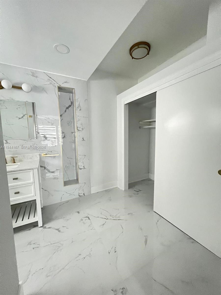 945 79th Ter #2 Miami Beach, FL 33141