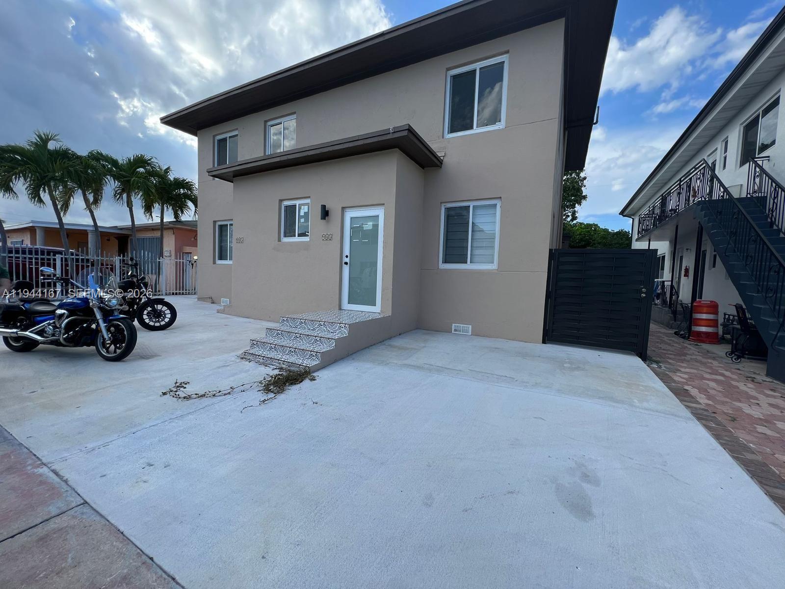 945 79th Ter #2 Miami Beach, FL 33141
