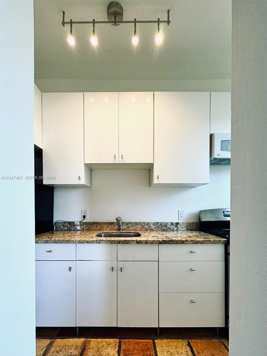 900 16th St #109 Miami Beach, FL 33139